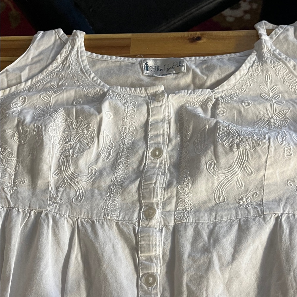 Chic White Embroidered Button Front Nightgown Lin… - image 6